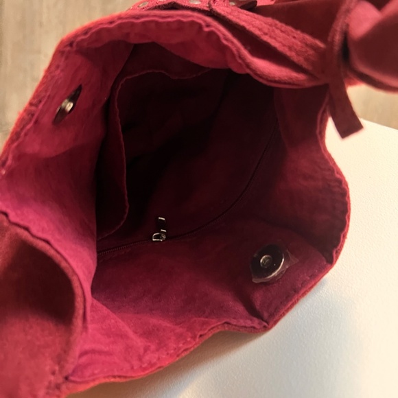 Burgundy crescent suede studded slouchy hobo bag - NEW with tags - Picture 4 of 4